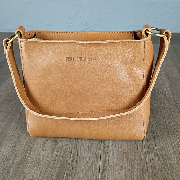 Portland Leather Triangle Bag in Shortbread - Picture 2 of 12